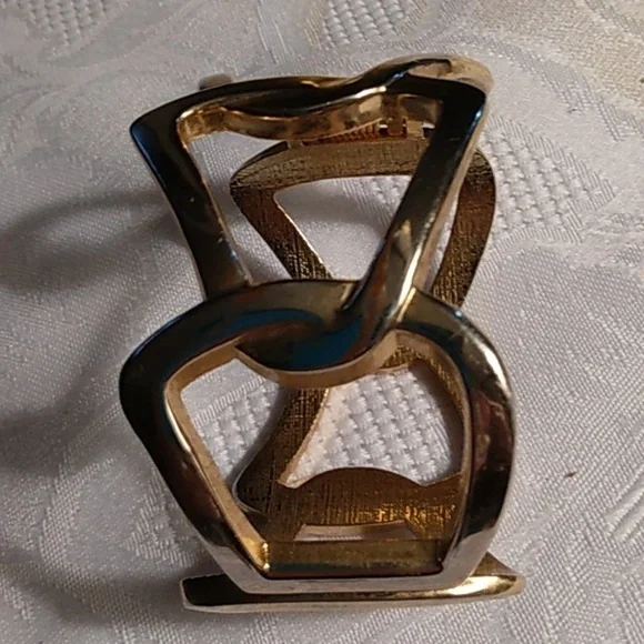 ( Any 2 for $12 )Goldtone rinestone bracelet - Picture 6 of 6